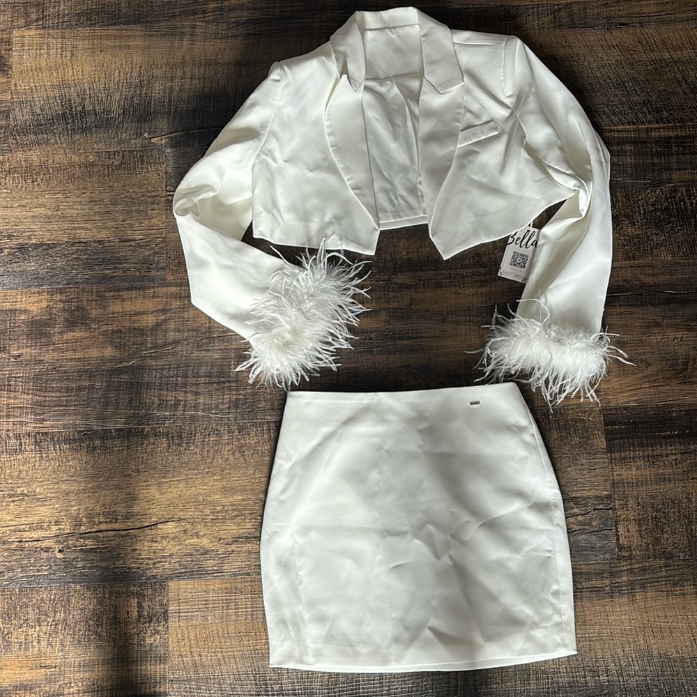 Cropped blazer and skirt matching set